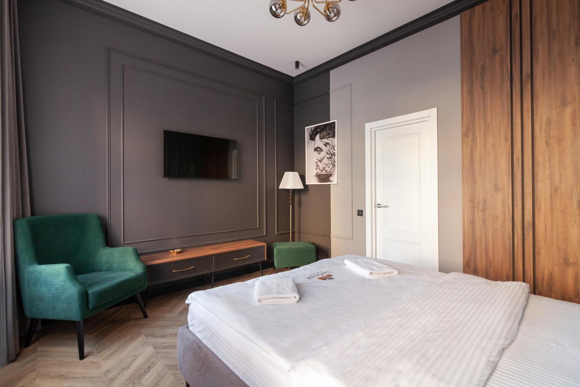 Leogrand Vip On Svobody Avenue 43 Apartment Lviv Exterior photo