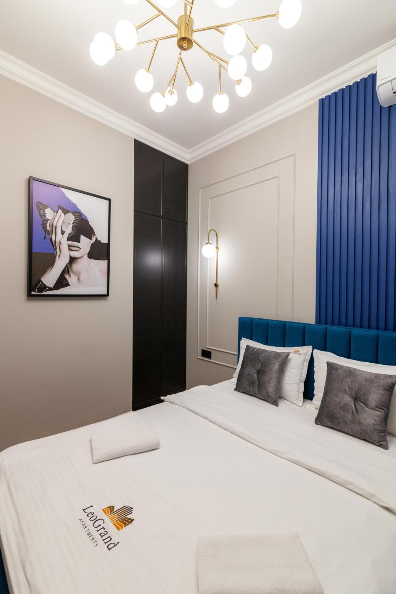 Leogrand Vip On Svobody Avenue 43 Apartment Lviv Exterior photo